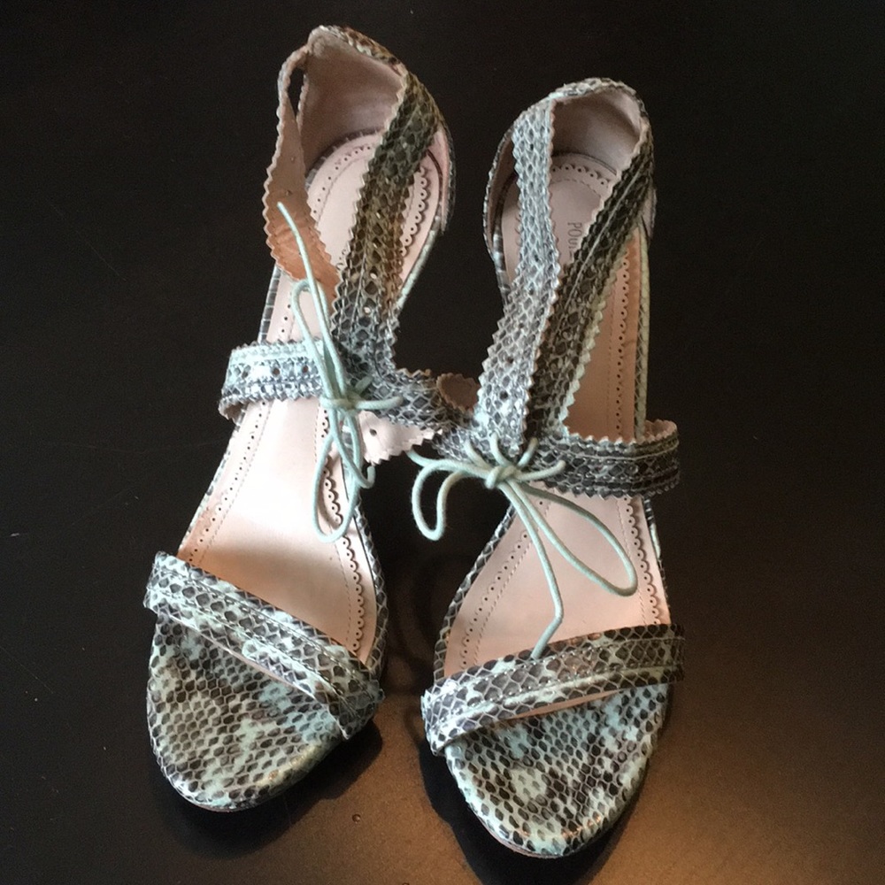 Pour la victoire heels size 9. Beautiful pattern!